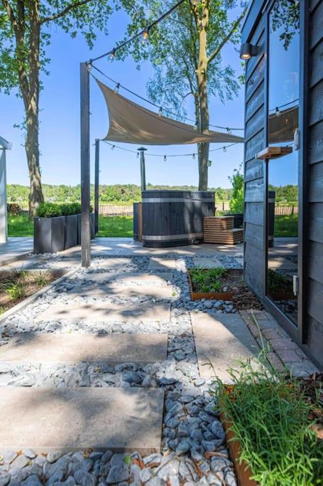 86, Bed & Outdoor Wellness - Sauna, Hottub, Icebath & Outdoor Shower Included! 奥斯特韦克 外观 照片