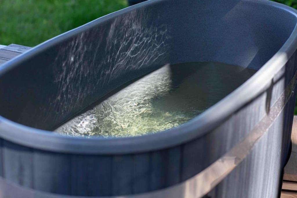 86, Bed & Outdoor Wellness - Sauna, Hottub, Icebath & Outdoor Shower Included! 奥斯特韦克 外观 照片