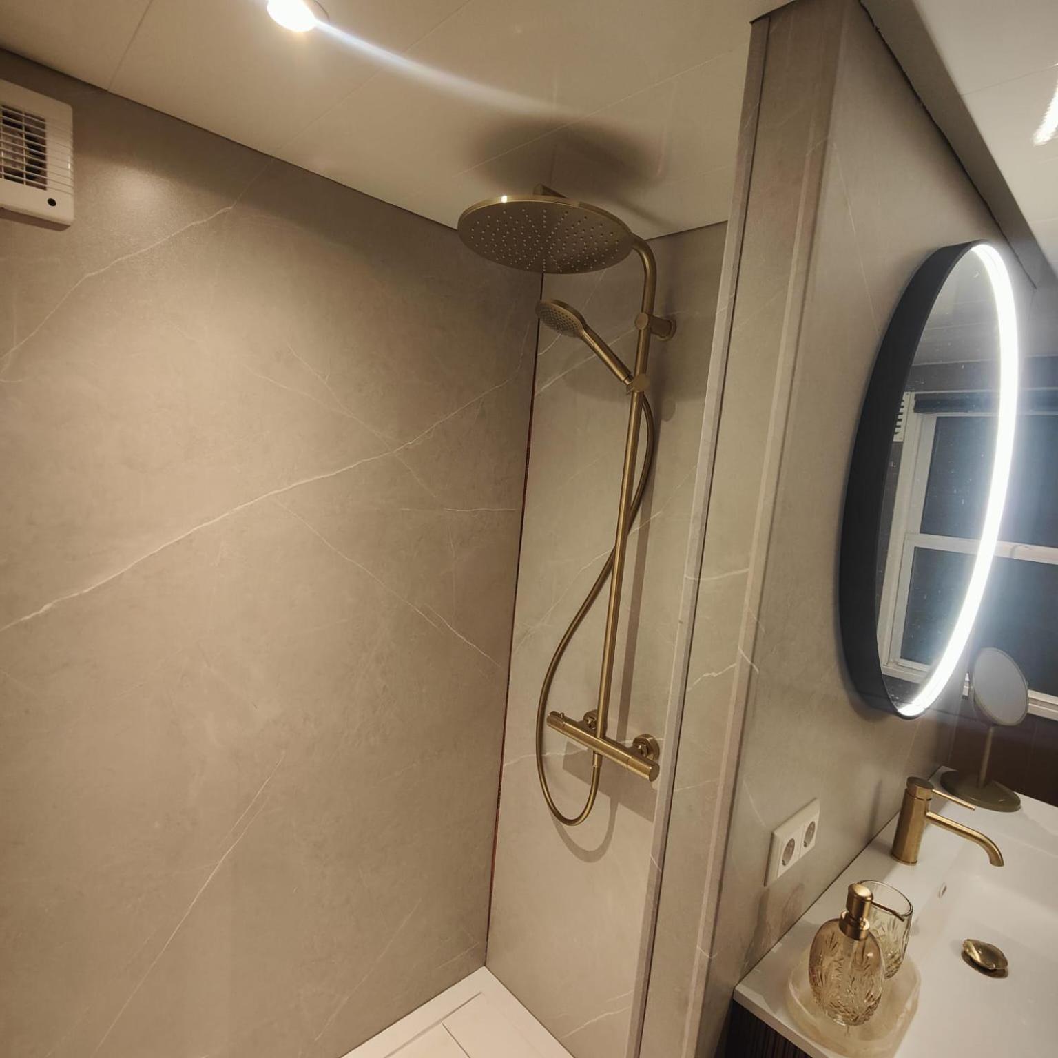 86, Bed & Outdoor Wellness - Sauna, Hottub, Icebath & Outdoor Shower Included! 奥斯特韦克 外观 照片